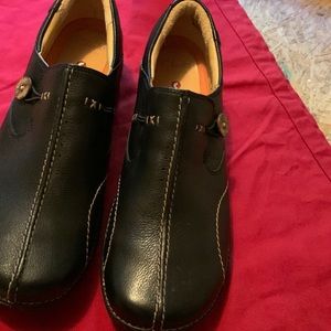 Womens slip on shoes